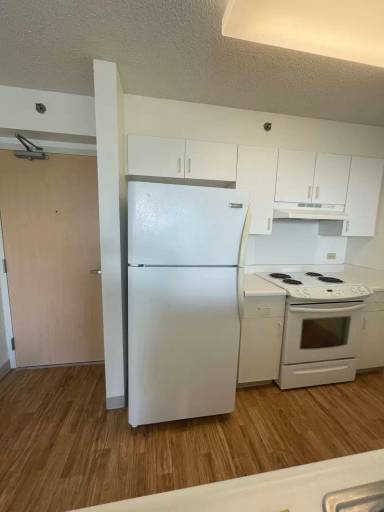 Main picture of Country Club Village 6