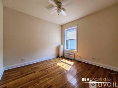 Main picture of 750 W Addison St