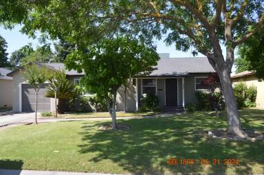 Main picture of 930 S Rose St