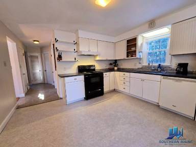 Main picture of 45 Googin St