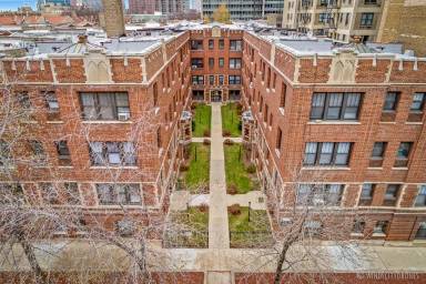 Main picture of 512-20 W Cornelia Ave