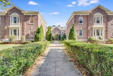 Main picture of 433 Whitney Ave