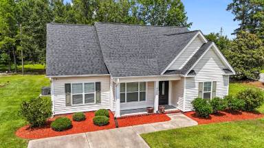 Main picture of 2400 Camille Dr