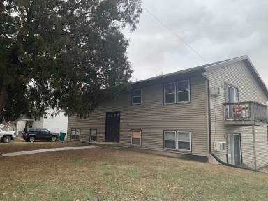 Main picture of 1109 W Fulton St
