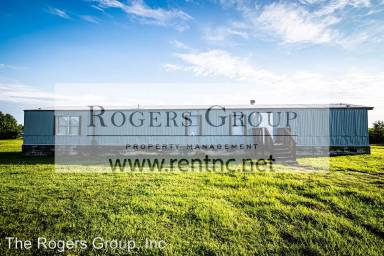 Main picture of 390 S Chavis Rd