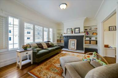 Main picture of 585 26th Ave