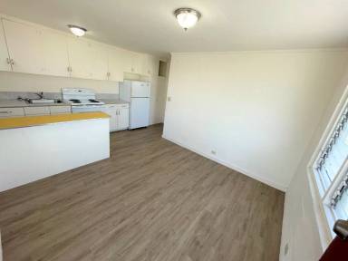 Main picture of 2038 S Beretania St