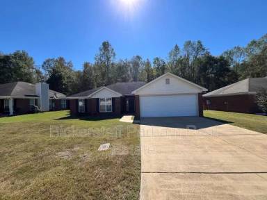 Main picture of 14 Brentwood Dr