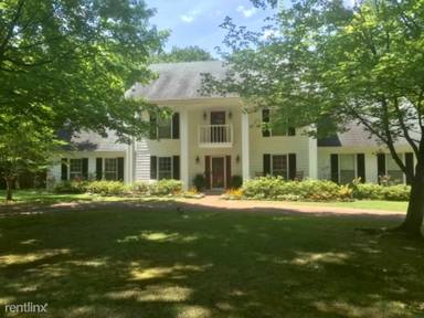 Main picture of 3005 Country Place Dr W