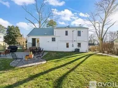 Main picture of 8412 Freestone Ave