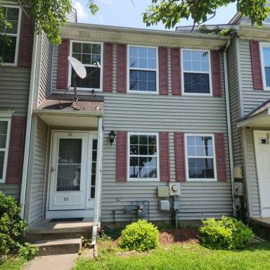 Main picture of 127 Holmes St
