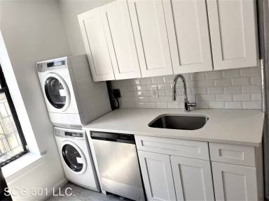 Main picture of 301 E 193rd St