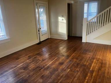 Main picture of 922 Grafton Ave