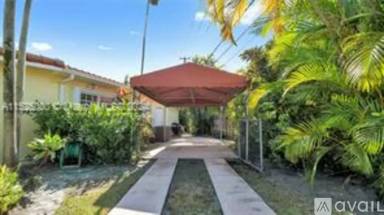 Main picture of 6810 SW 49th St