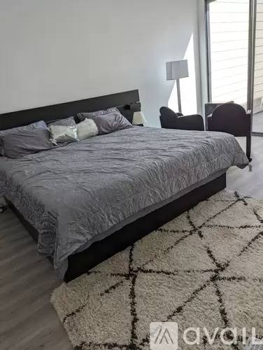 Main picture of 110 The Village