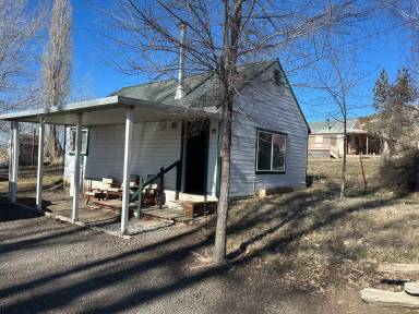 Main picture of 300 S Ash St