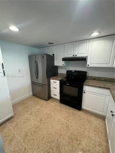 Main picture of 9050 NW 28th St