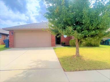 Main picture of 2436 NW 196th Ter