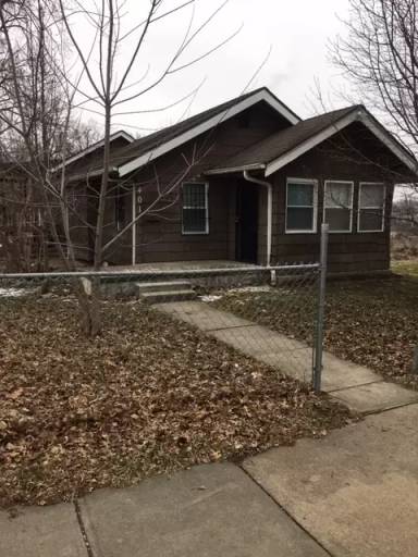 Main picture of 401 Oakley Ave