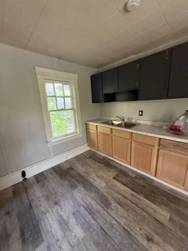 Main picture of 340 1/2 McPheron Ave