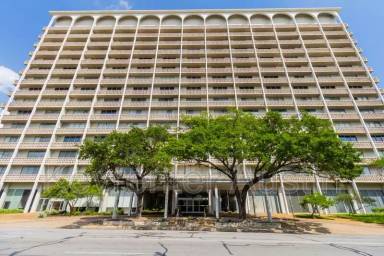 Main picture of Cambridge Tower