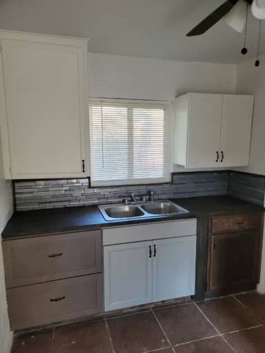Main picture of 1516 W Williams St