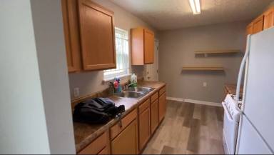 Main picture of 403 Elm St NW