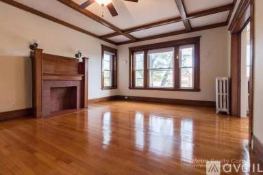 Main picture of 1368 Commonwealth Ave
