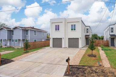 Main picture of 215 San Salvador Ave