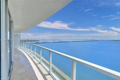 Main picture of Onyx On the Bay