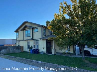 Main picture of 858 NE Larch Ave