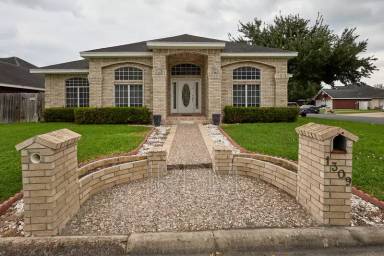 Main picture of 1309 Summerfield Ln