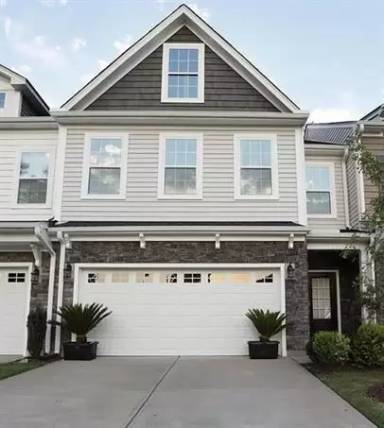 Main picture of 660 Barneswyck Dr