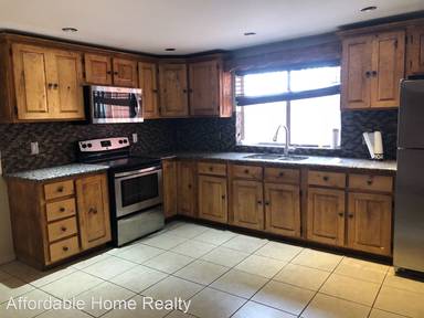 Main picture of 5938 E 21st St