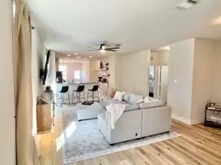 Main picture of 284 La Dera Dr