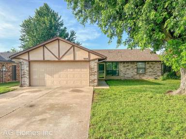 Main picture of 930 W Ridgecrest Way