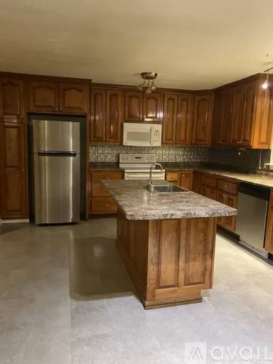 Main picture of 3336 Hilham Rd