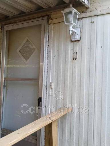 Main picture of 11 Outer Park Dr