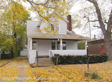 Main picture of 1210 E Alcott St