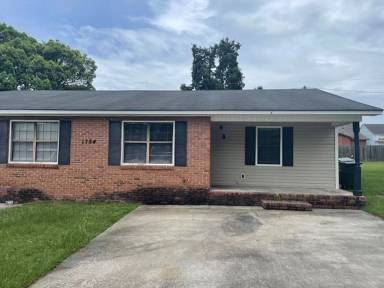Main picture of 1754 Poplar St