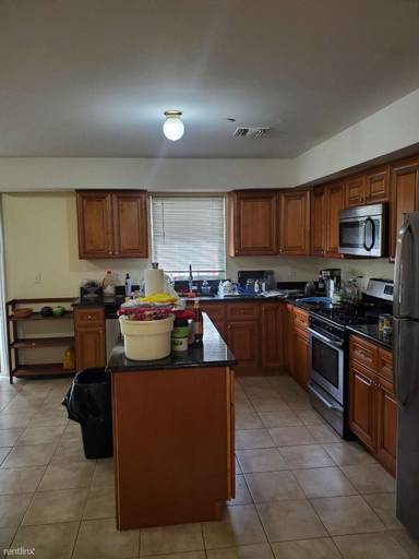 Main picture of 35 Port Ln