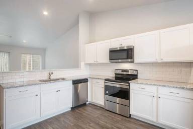 Main picture of 33064 Pinedale Ln