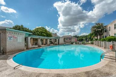 Main picture of 102 Ruelle