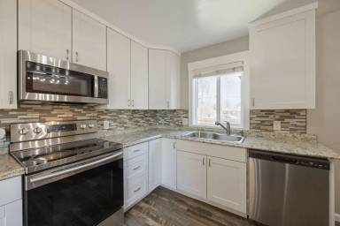Main picture of 2444 11th Ave