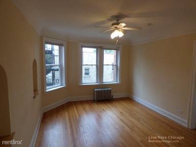 Main picture of 2922 N Sacramento Ave