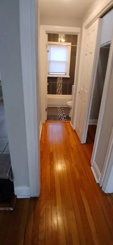 Main picture of 1136 W 84th St