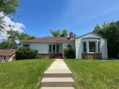 Main picture of 802 Lind Ave