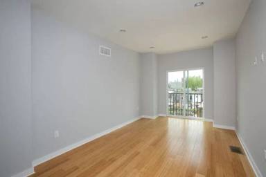 Main picture of 1845 E Oakdale St