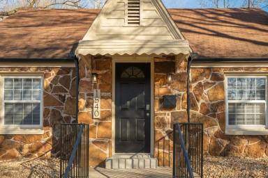 Main picture of 1540 S Campbell Ave