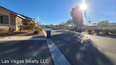 Main picture of 10402 Melon Cactus St